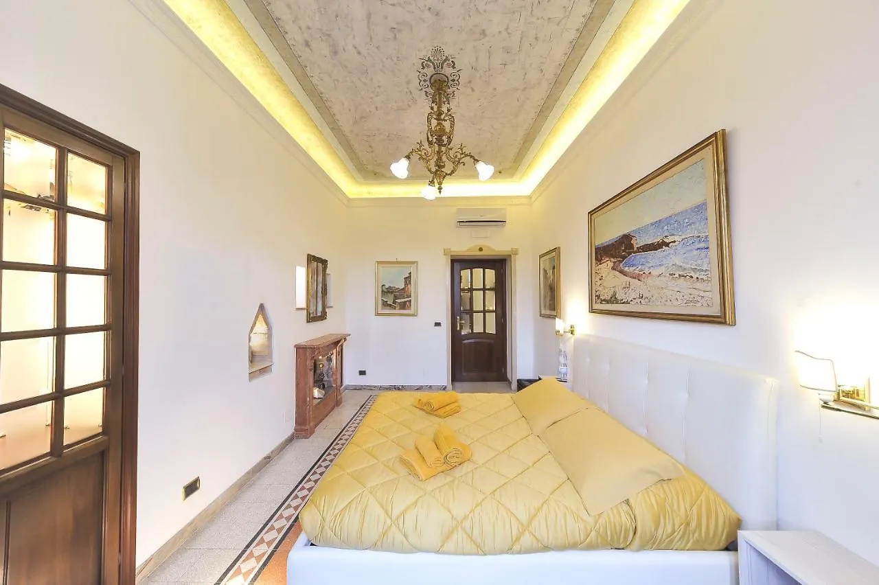 Central Domus Roma Fritidshus Italien
